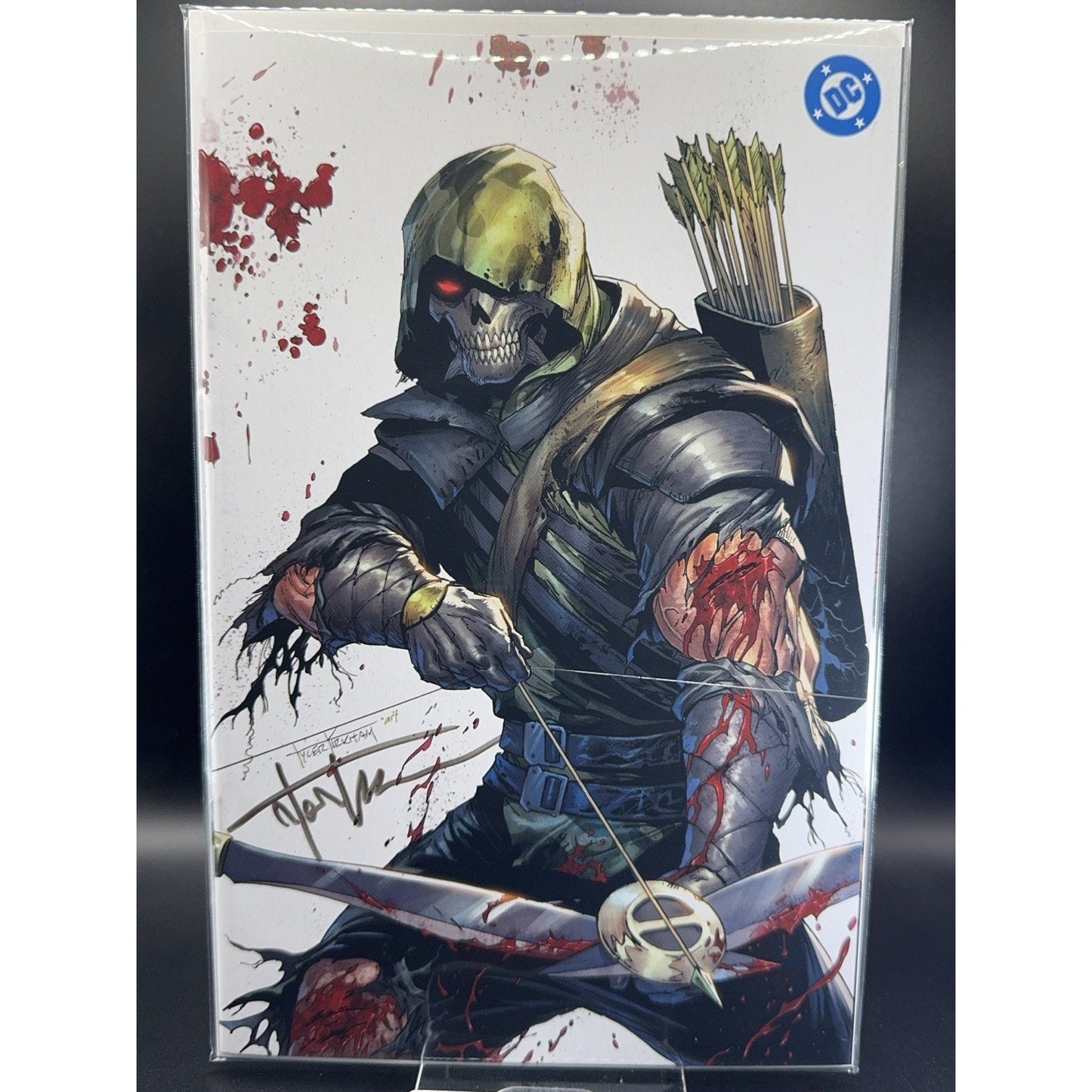 ABSOLUTE GREEN ARROW #1 Signed Tyler Kirkham Battle Damage Exclusive VIRGIN