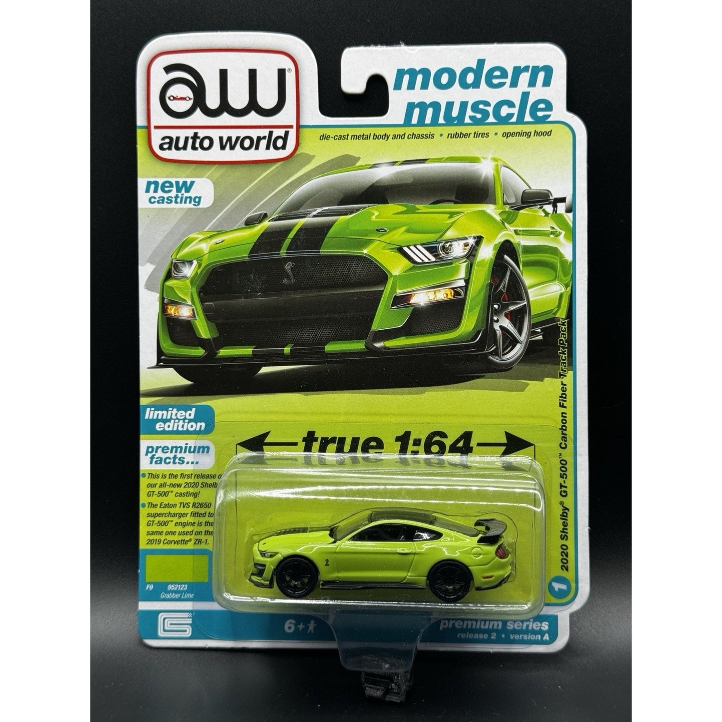 Auto World Modern Muscle 1:64 Diecast 2020 Shelby GT-500 Carbon Fiber Track Pack